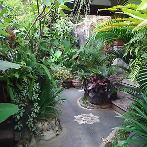 Praety , Ubud Indonesia
